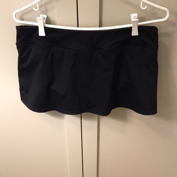 LANDS’END Swim Skort - Picture 2 of 9